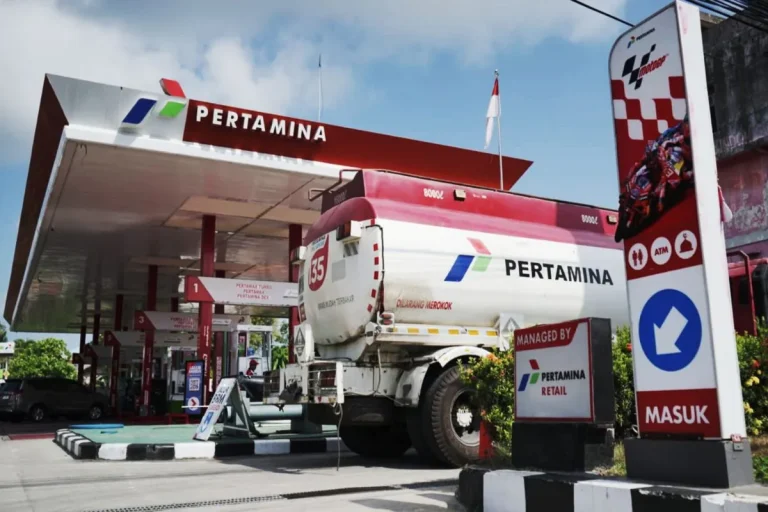 Uji Coba QR Code Subsidi Tepat Pertalite oleh Pertamina di Kalimantan Selatan