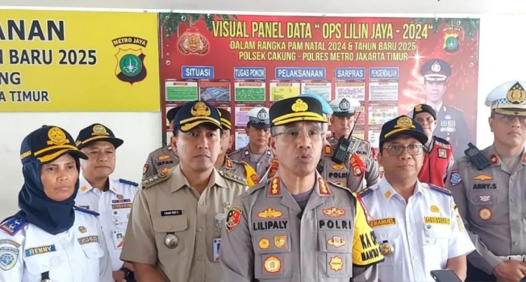 Kapolres Jakarta Timur Pastikan Keamanan dan Kelancaran Mudik Nataru di Terminal Pulogebang