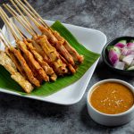 Memasak sate